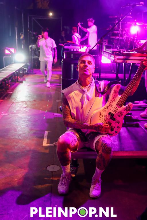 THE DIRTY DADDIES     (15)